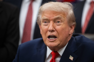 Maraykanka oo dib u eegis ku sameynaya dadka uu sheegay inay si qiyaano ah ku qaateen dhalashada Maraykanka