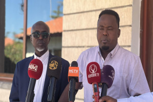 Xildhibaanno reer Awdal ah oo xukuumadda Somaliland ku eedeeyay in ay cabudhin ku hayso dadka gobolka